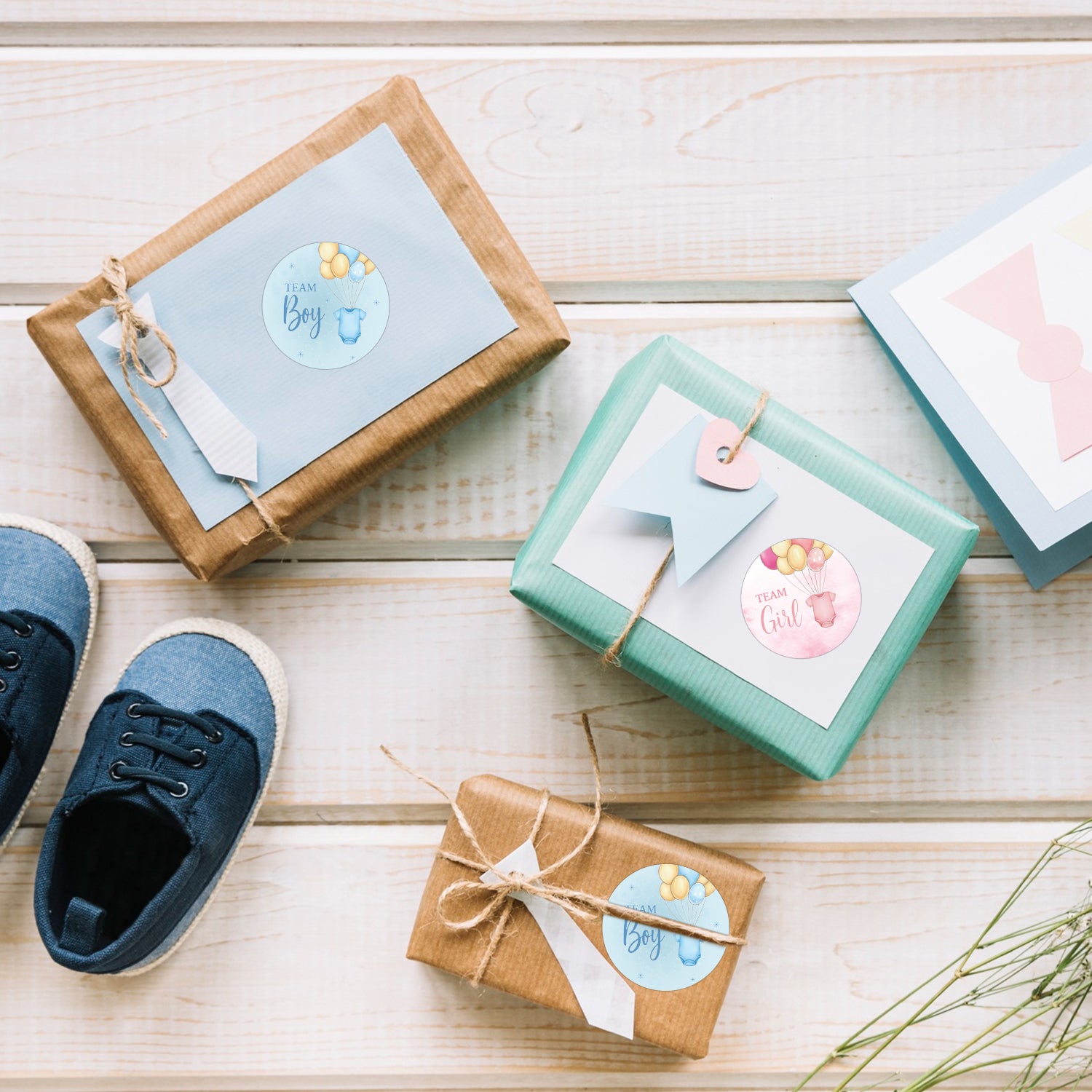 Gender Reveal Sticker – Onesie & Balloons Design