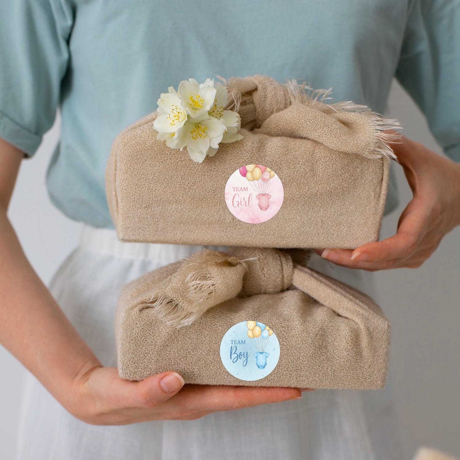 Gender Reveal Sticker – Onesie & Balloons Design